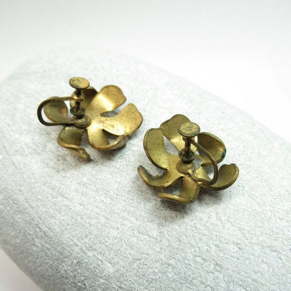 Vintage Screw back Orchid earrings - Picture 4 of 11